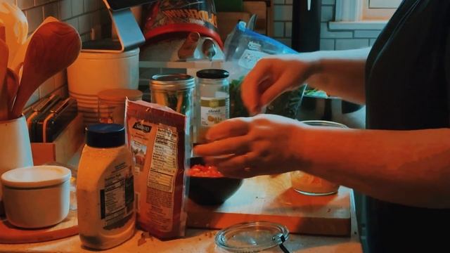 Vlogmas Day 06 | A cozy winter day in the kitchen. | A cozy home vlog