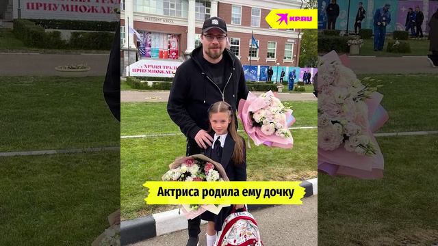 Гарик Харламов женится в третий раз: шоумен подарил возлюбленной обручальное кольцо