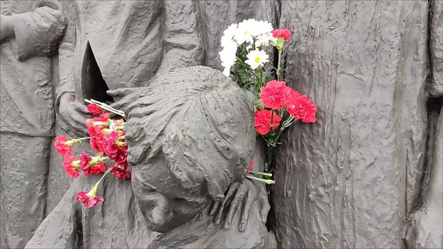 Памятник мирным жителям - жертвам войны