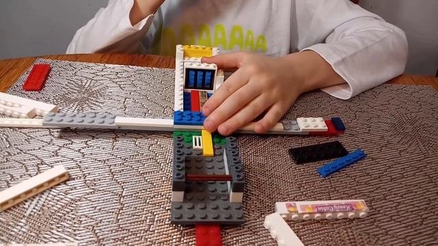 Самоделки из лего. Развивающее видео для детей! Как сделать самолет из лего
