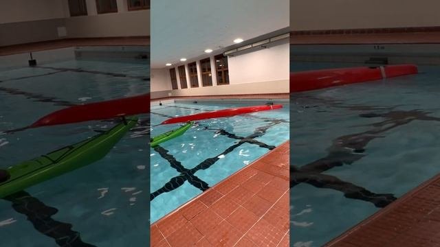 Bassengrulle Og Trening Med Kajakk