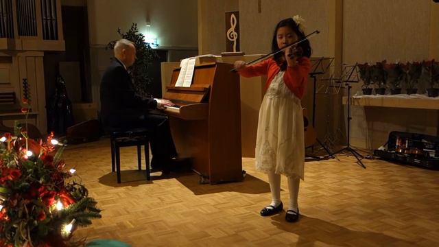 Somi Lee - Performing Violin Concert in a-mineur,1st part-A.Vivaldi
