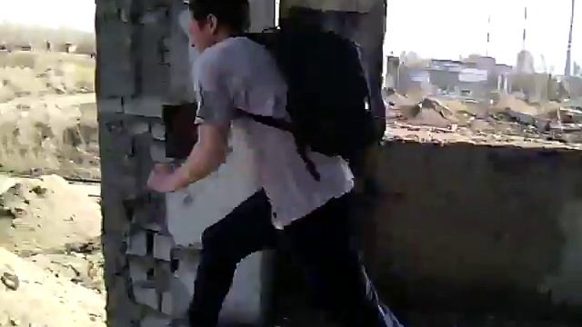 С третего этажа прыгнул,а сальто заднее боюсь делать