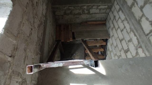 Этап возведения коробки нашего дома закончен.