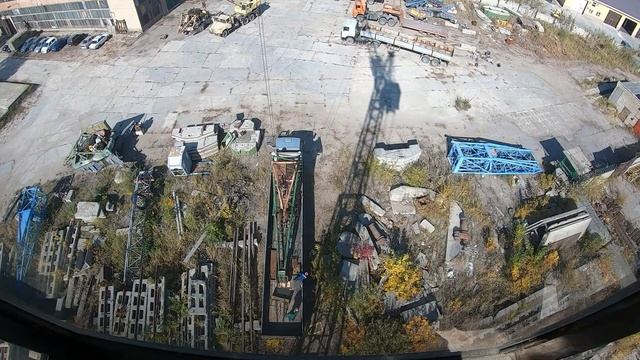 Работа башенного крана. Разгрузка оголовка башенного крана КБ 405 башенный краном КБ 308.