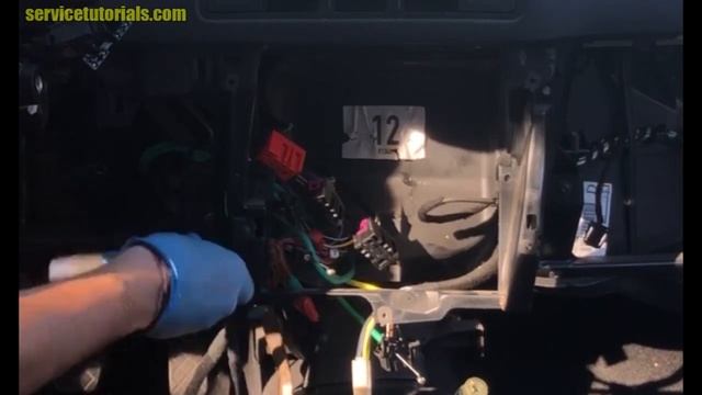 TUTORIAL: Demontare plansa bord VW Golf 4, Bora in 4 pasi