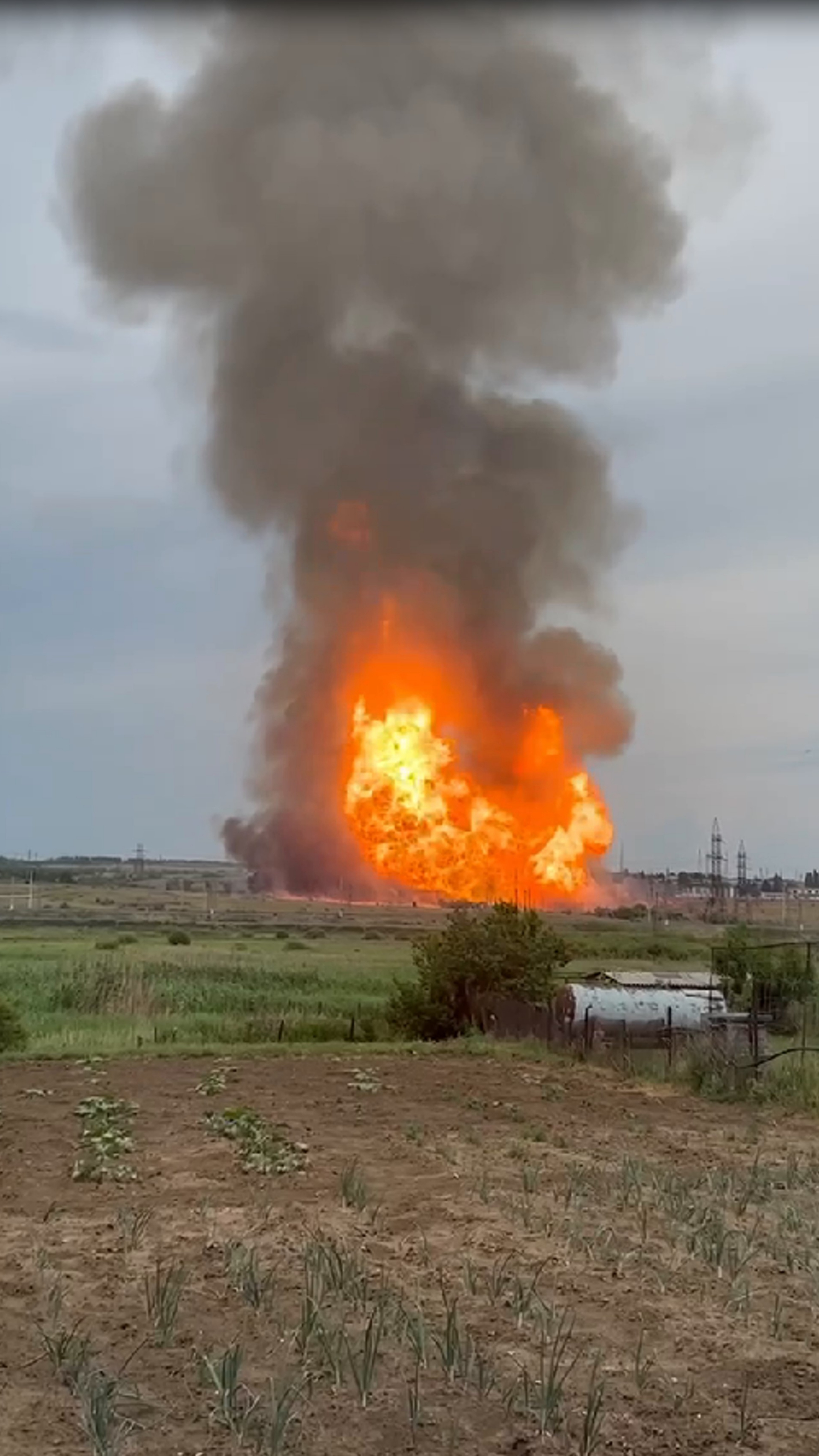 ЧП в Саратовской области. Взрыв газа и пожар в Татищевском районе около села Сторожевка