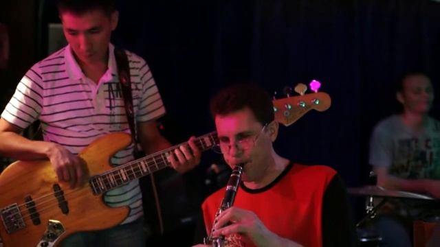 DIXIELAND "ЗЕЛЕНЫЕ ПОМИДОРЫ"-"When my sugar goes down the street"