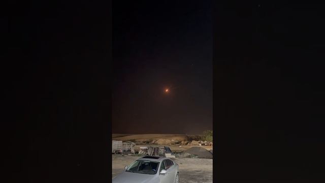 Появились кадры ракетного удара по авиабазе Израиля в пустыне Негев
