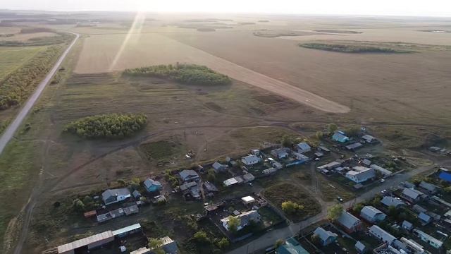 Пролет над деревней (средний)