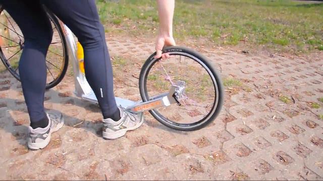 Техника катания на спортивном самокате / футбайке / footbike