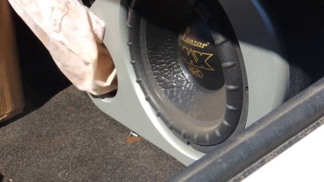 Проверка сабвуфера Lanzar Max12