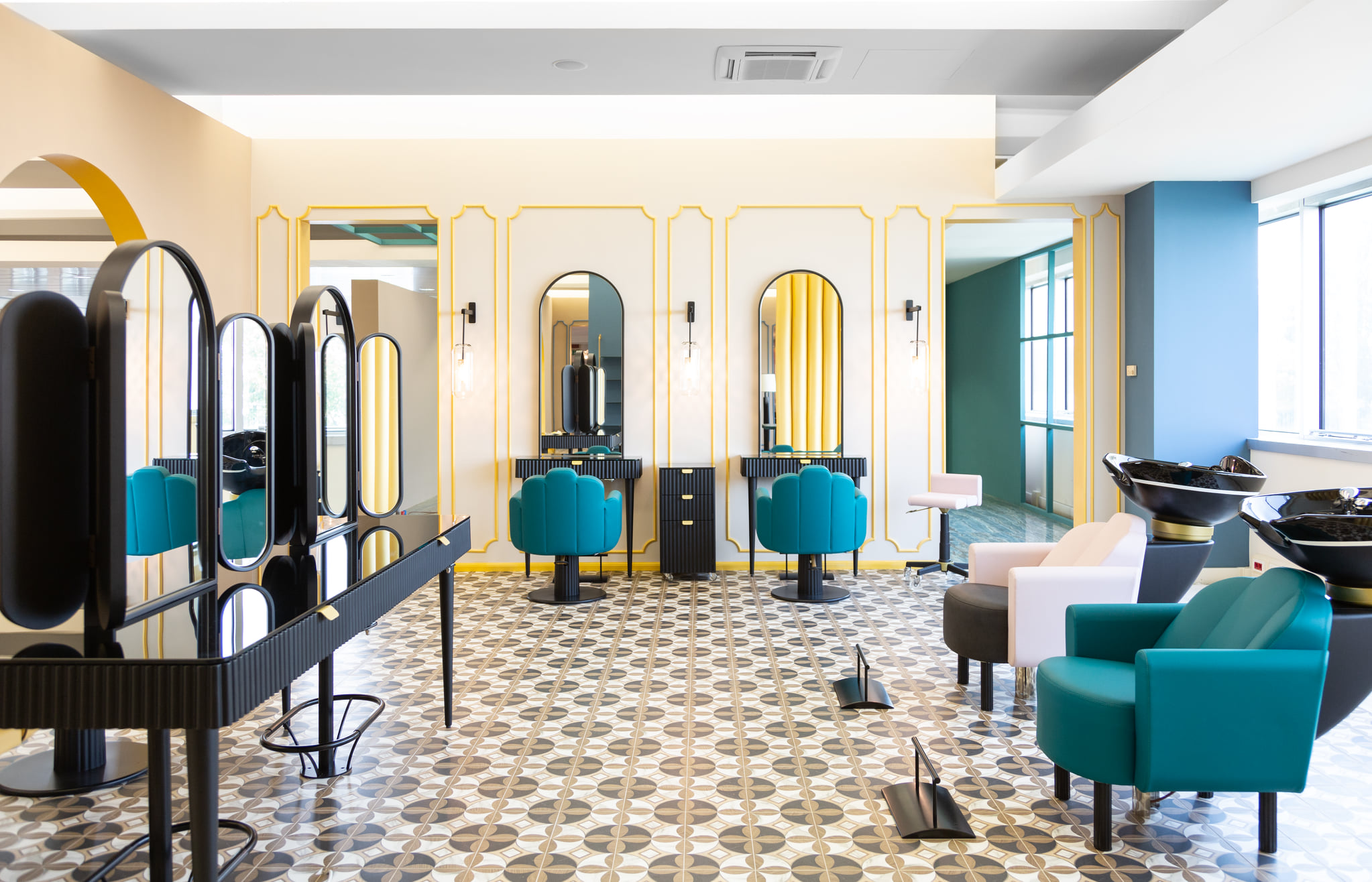 Коллекция парикмахерской мебели SARAH LAVOINE by Maletti