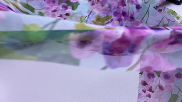 Шифон мятного цвета с принтом  сиреневые акварельные  цветы 24102