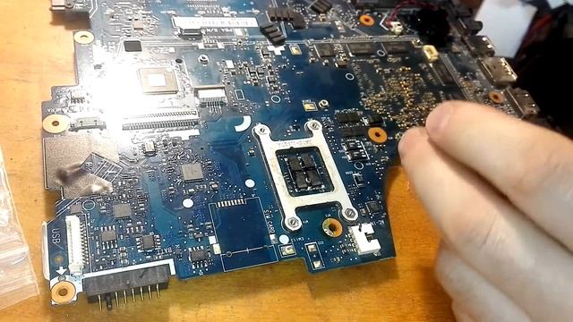 Ремонт ноутбука Samsung без изображения начинать с этого...