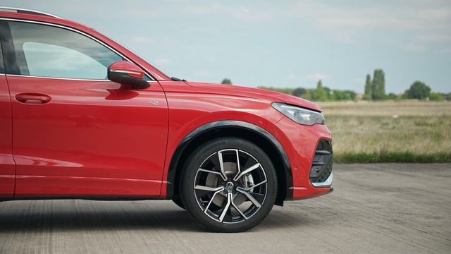 Volkswagen Tiguan R-Line Persimmon Red Car (2024) Exterior Interior