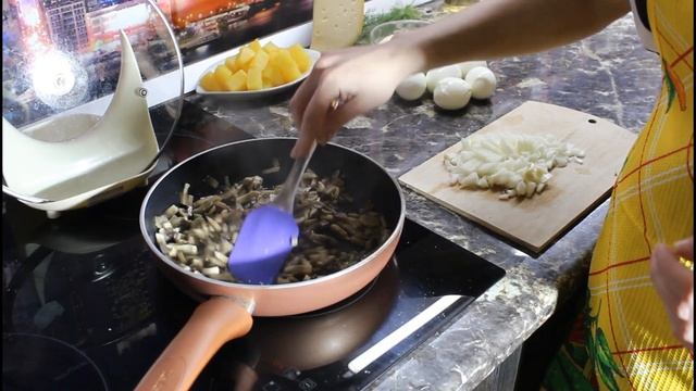 Наивкуснейший салат из курицы с ананасами