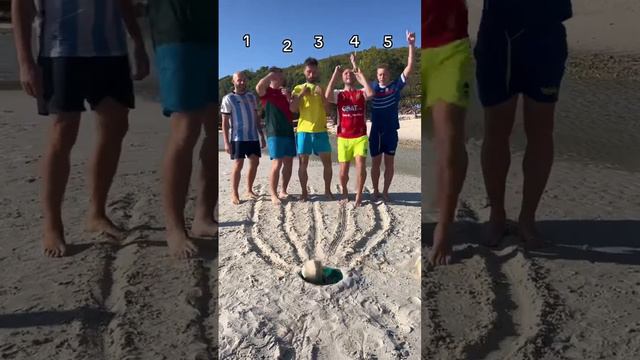 1, 2, 3, 4, 5?) 🥥🪣 #football #soccer #beach #coconut #guess #who