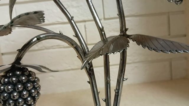 Малиновый цветок из металла!