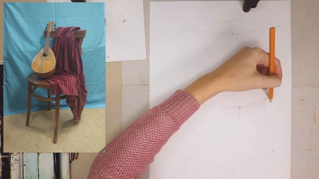 Венский стул с драпировкой и домрой