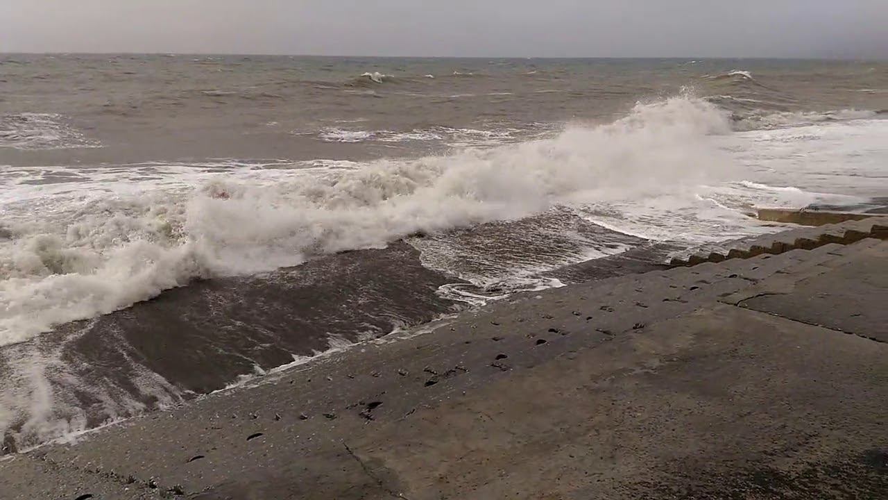 Зимний шторм в Крыму, поездка по берегу Морского 18 января 2018 г
