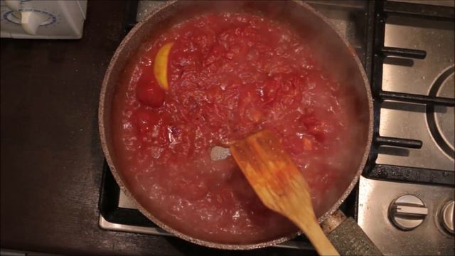 Кальмары в томатном соусе