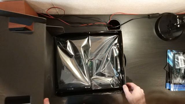 Распаковка материнской платы ASRock Z370 Extreme4