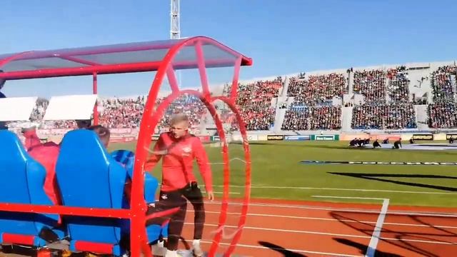 Полные трибуны на Центральном стадионе