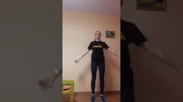 Как проработать верхний плечевой пояс в домашних условиях