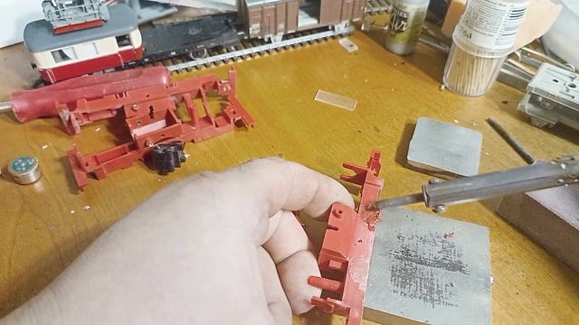 Делаю паровоз BR 80 из хлама.  I'm making a BR 80 steam locomotive out of junk.