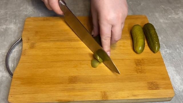 Потрясающий салат из ФАСОЛЬЮ и маринованные огурцы!!! Вкусный рецепт из простых продуктов.