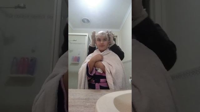 Color my  hair blonde