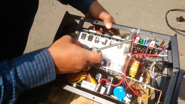 BLACK BEAR 200 AMPS INVERTER WELDING MACHINE