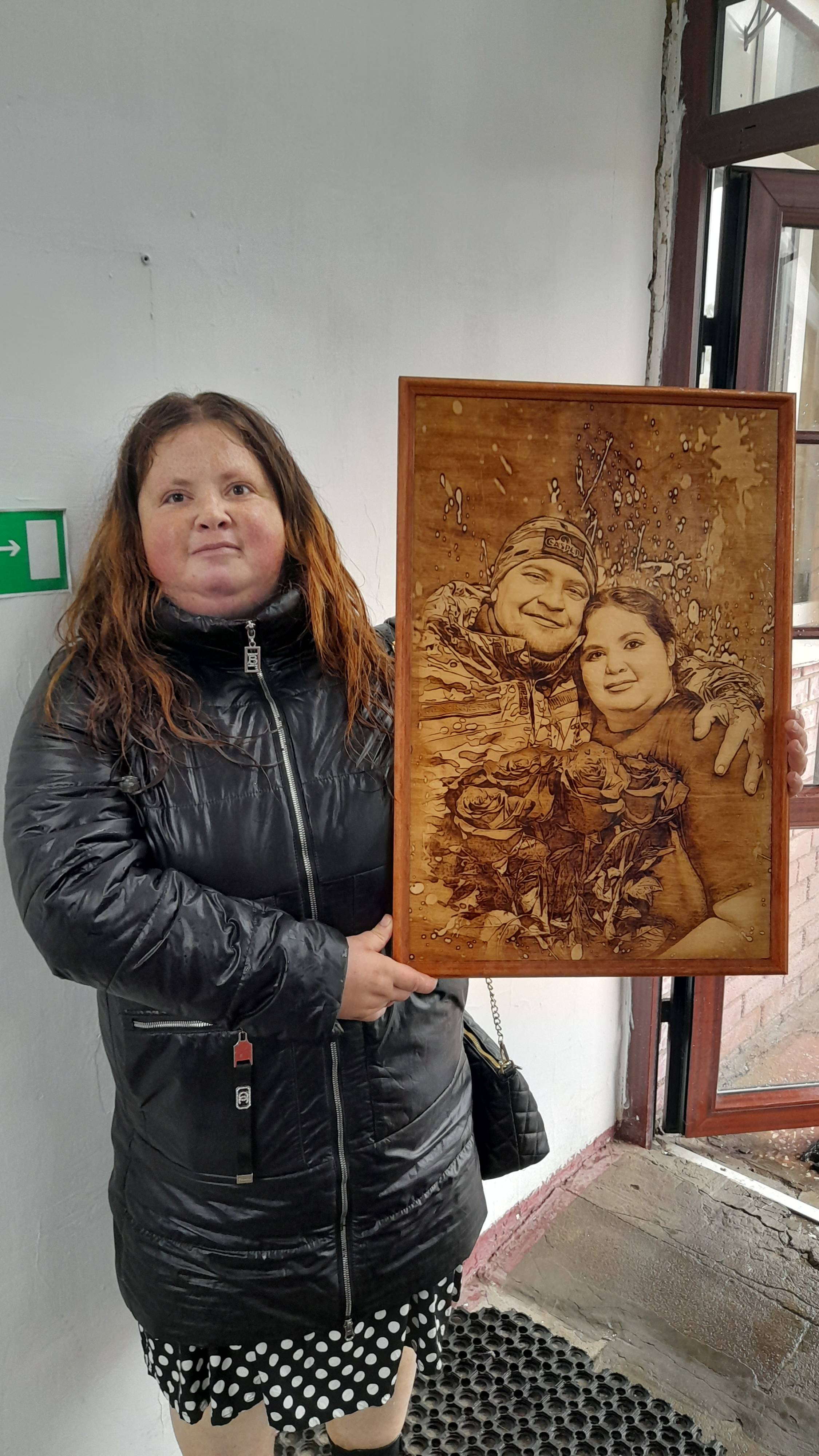 Портрет выжженный на дереве по фотографии, размера 40на60см.