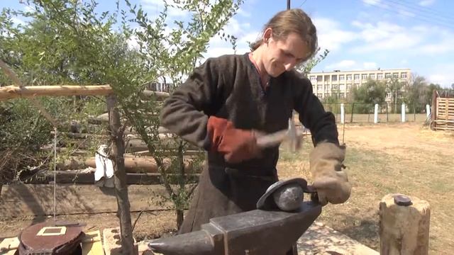 В Волжском казаки состязались в умениях верховой акробатики