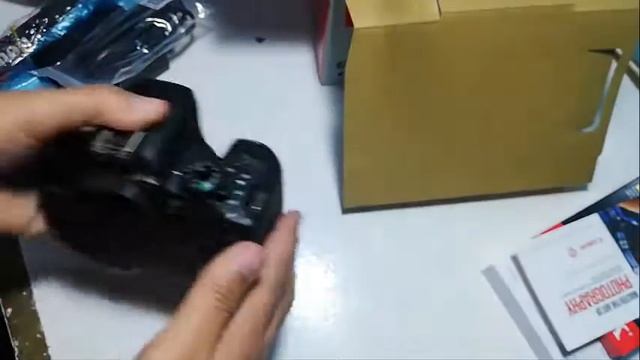 فتح صندوق ومراجعة كاميرا كانون 800D | افضل كاميرا للمبتدئين canon EOS 800D Unboxing