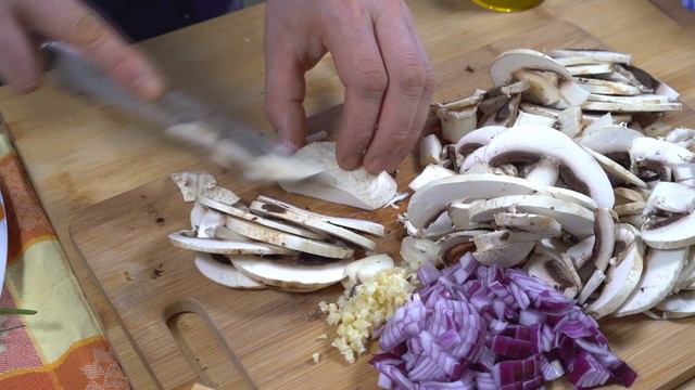 Ich habe noch nie so leckere Pasta gegessen! Hühnchen Alfredo Fettuccine Rezept