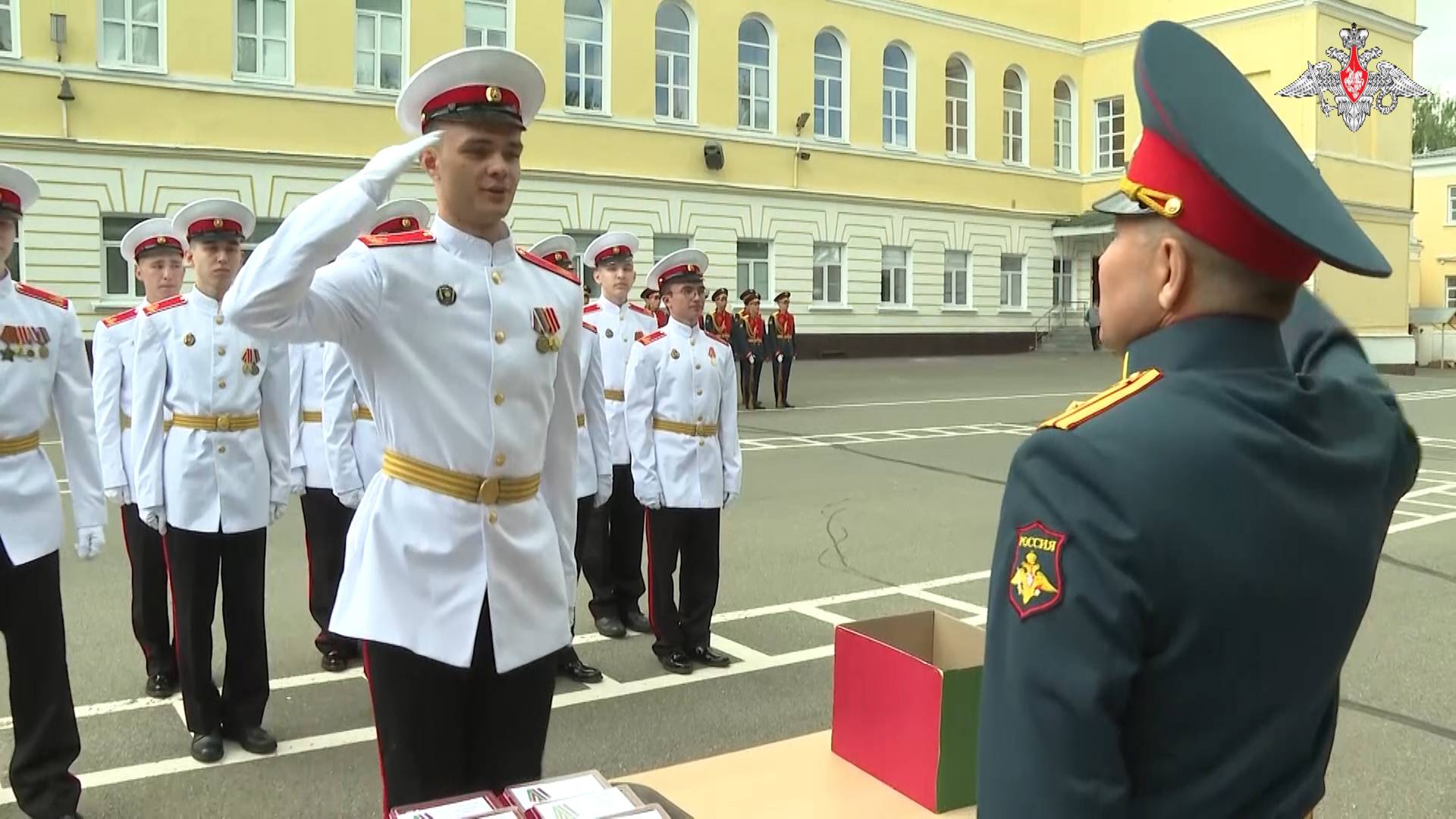 Торжественная церемония выпуска воспитанников Казанского суворовского военного училища