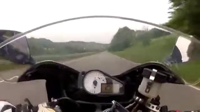 SUZUKI GSX-R 1000 k2 TOP SPEED 300km/h