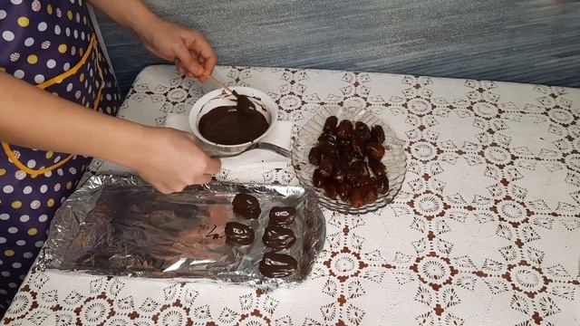 ÇİKOLATA KAPLI HURMA VE KURU ERİK ?? ФИНИКИ И ЧЕРНОСЛИВ В ШОКОЛАДЕ?? TürkiyeKırgızistan
