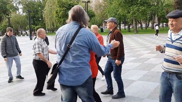Я для тебя одной живу!!!Танцы,сухой фонтан,Харьков,май 2021.