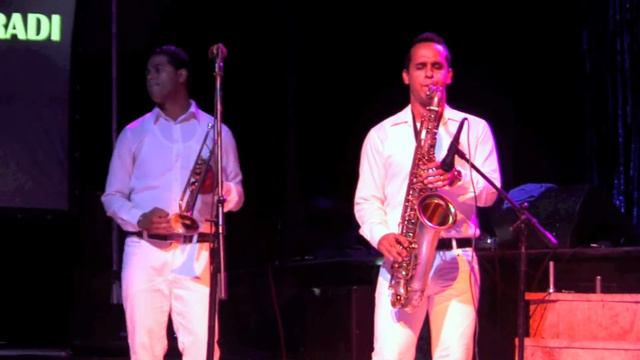 ❛Brassy and Jazzy❜  White Night at the Paradisus Rio de Oro Dec 2017