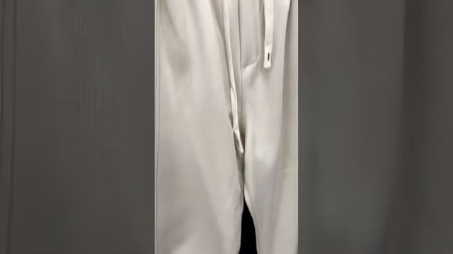 Спортивные штаны adidas.  https://vk.com/supermen_msk