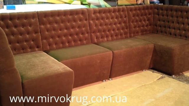 Модульный мягкий диван в кафе