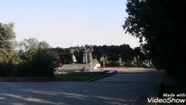 ПРОГУЛКА В ПАРКЕ ПО ДЕЛАМ И ПО МАГАЗИНАМ