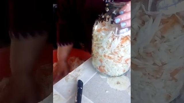 Салю капусту,своим рецептом.