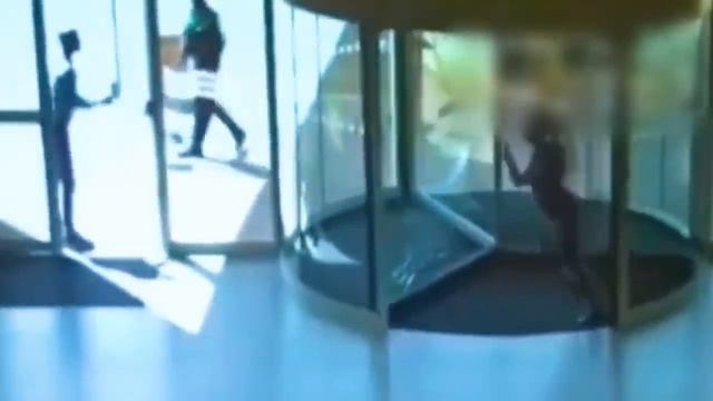 30 Самых Странных Случаев, Которые Вы Когда либо Видели На Камерах Наблюдения!