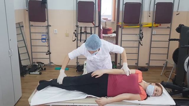 Дыхательная гимнастика при неполном вдохе, лежа в постели