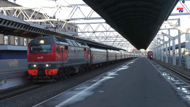 ЭП2К-238, ЭП2К-379 прибывает на Московский вокзал и ТЭМ18В | EP2K-238, EP2K-379 and TEM18V