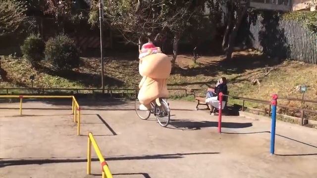 A radical diet method taught by a crazy mascot